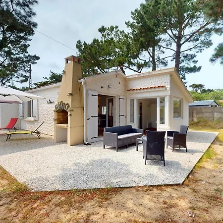 Holiday home Pomme De Pins